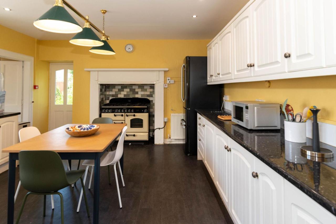 Rosebank House Blairgowrie - Sleeps 12, Games Rooms, Ev Point, Pets Welcome Blairgowrie and Rattray Bagian luar foto
